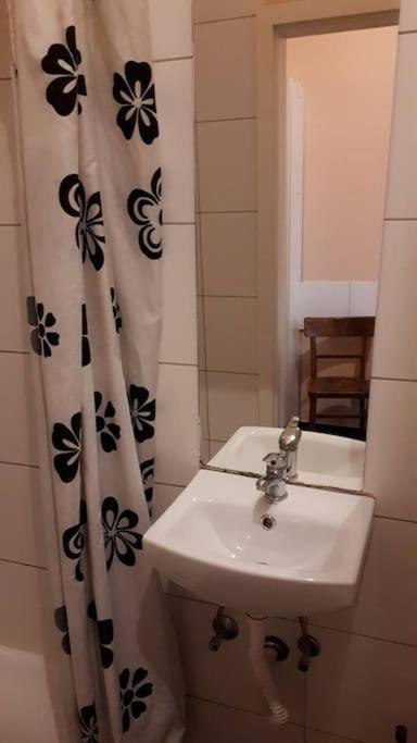 Simple Apartment 10 Minutes To Downtown Vienna Esterno foto